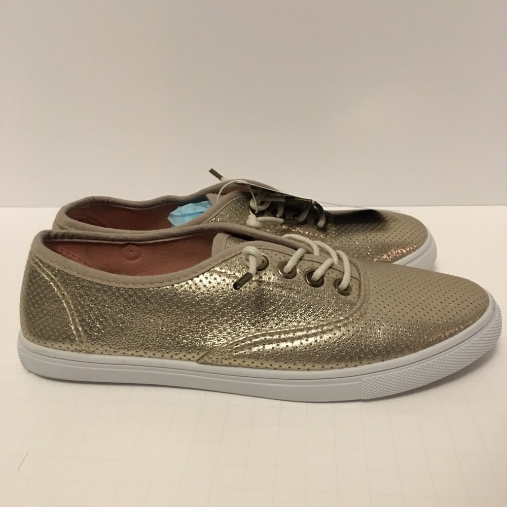 Charles Albert N.Y. gold colored sneakers